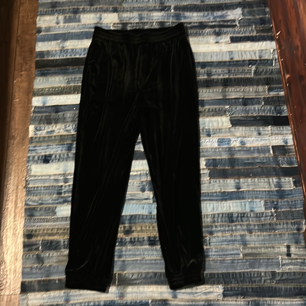 NEVER BEEN WORN black velour joggers